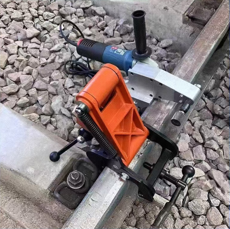 钢轨轨腰溢流肥边 ...