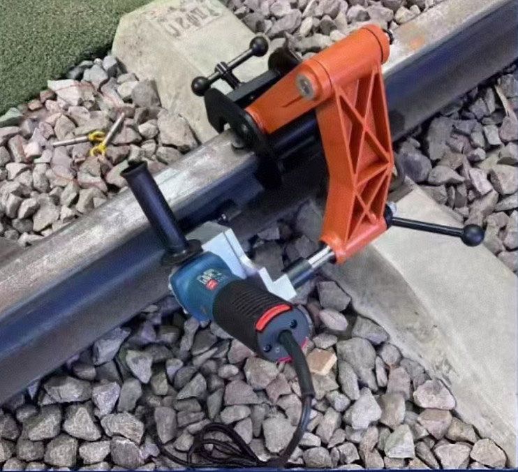 钢轨轨腰溢流肥边 ...